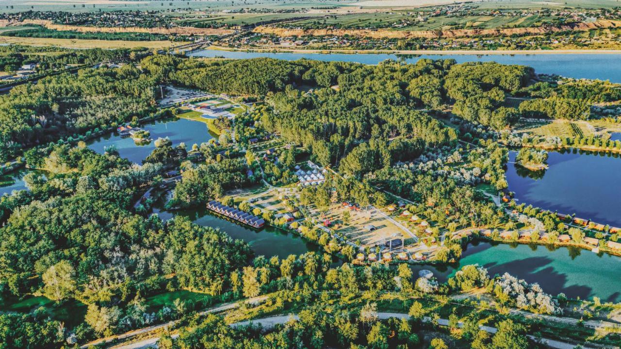 Hotel Zaga Zaga Sat Tecuci Zewnętrze zdjęcie