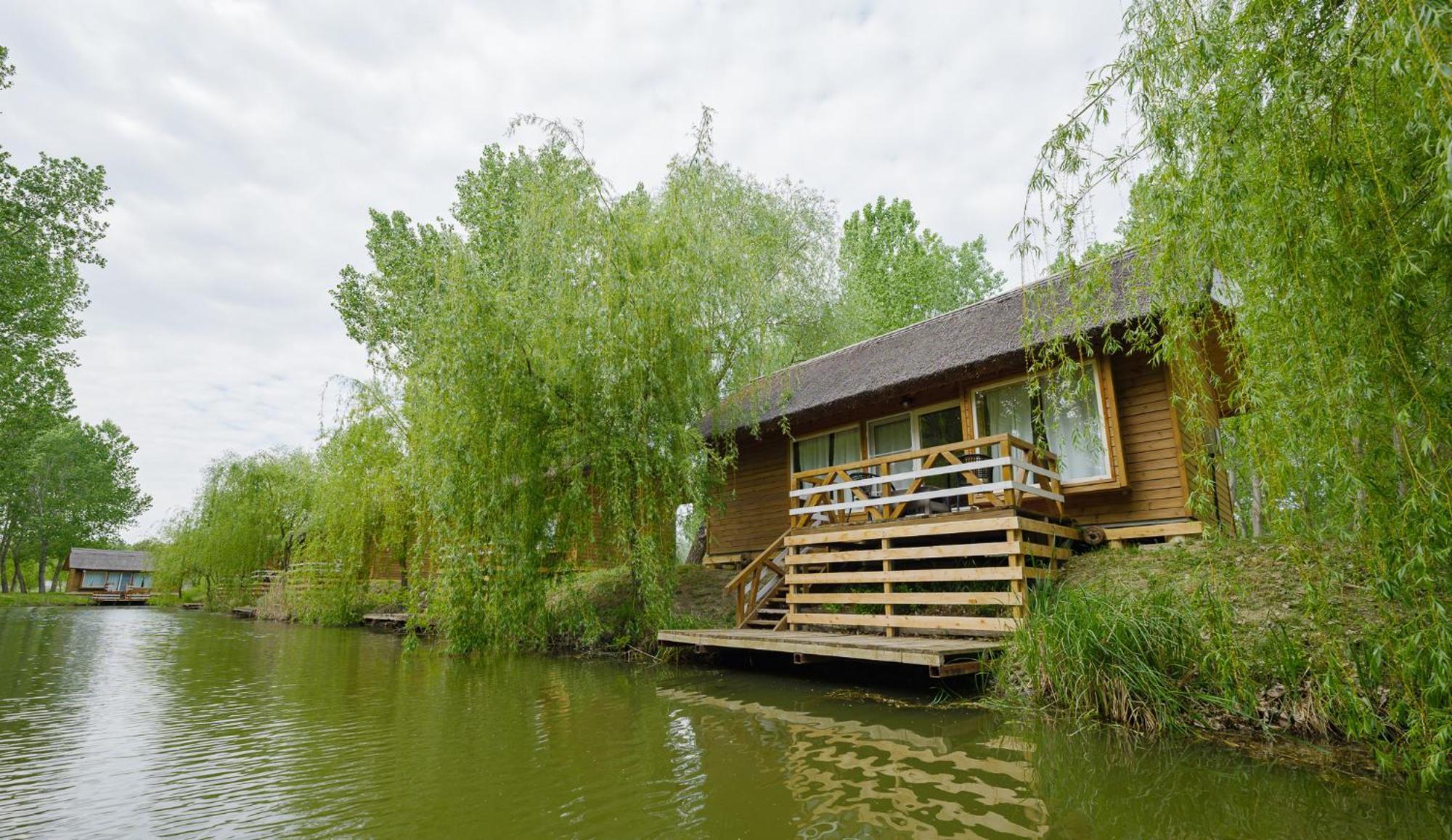 Hotel Zaga Zaga Sat Tecuci Zewnętrze zdjęcie