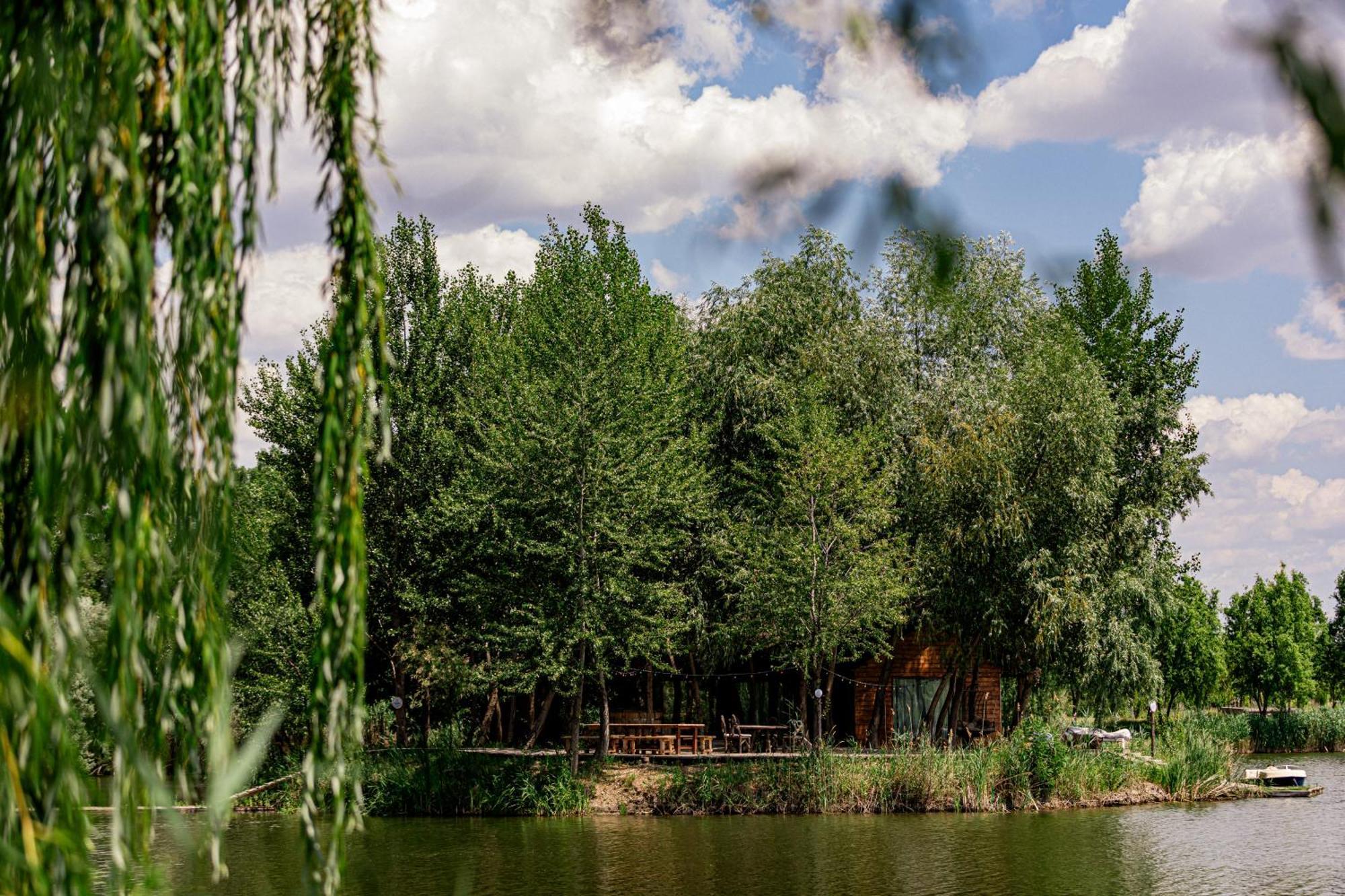 Hotel Zaga Zaga Sat Tecuci Zewnętrze zdjęcie