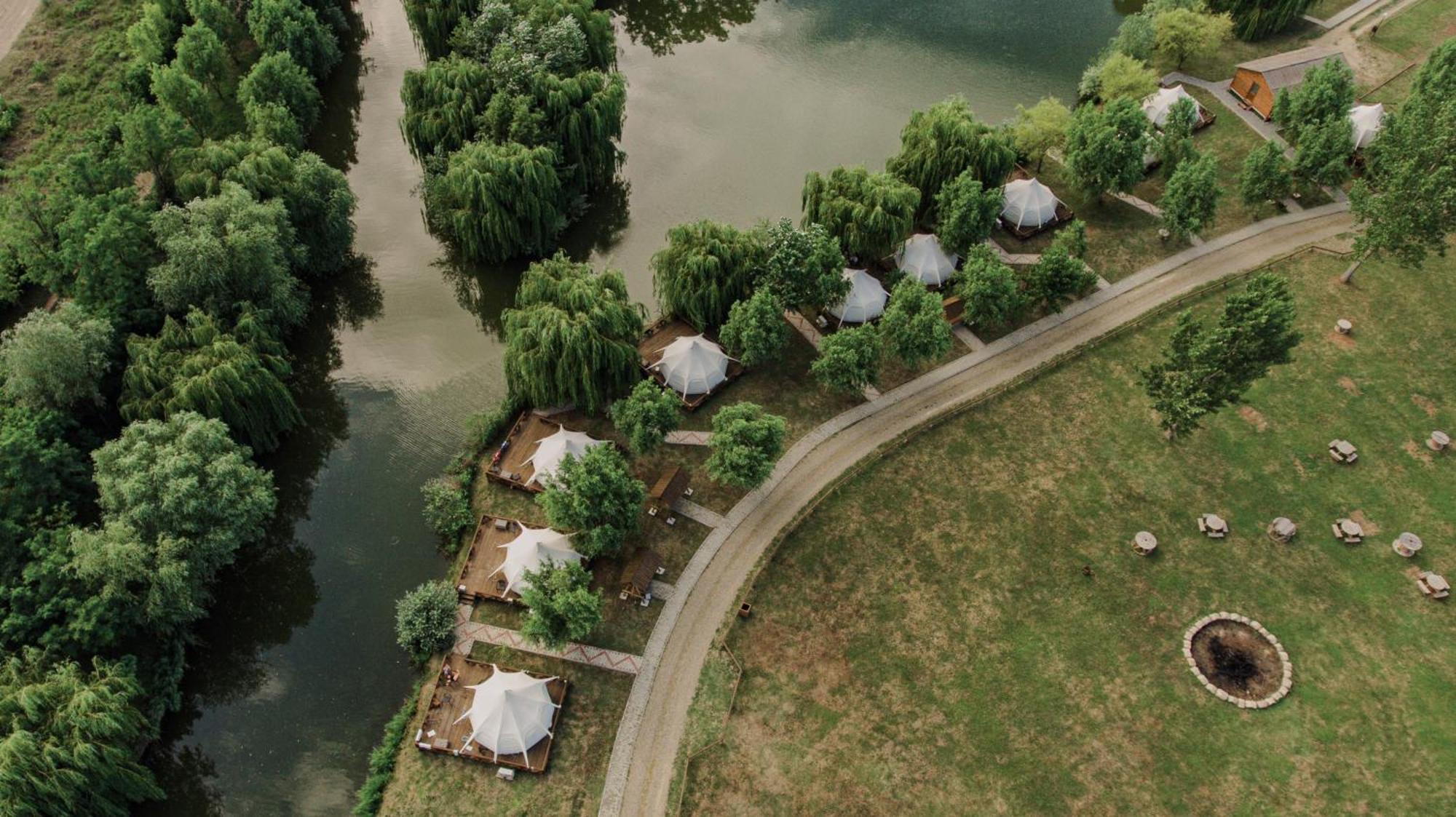 Hotel Zaga Zaga Sat Tecuci Zewnętrze zdjęcie