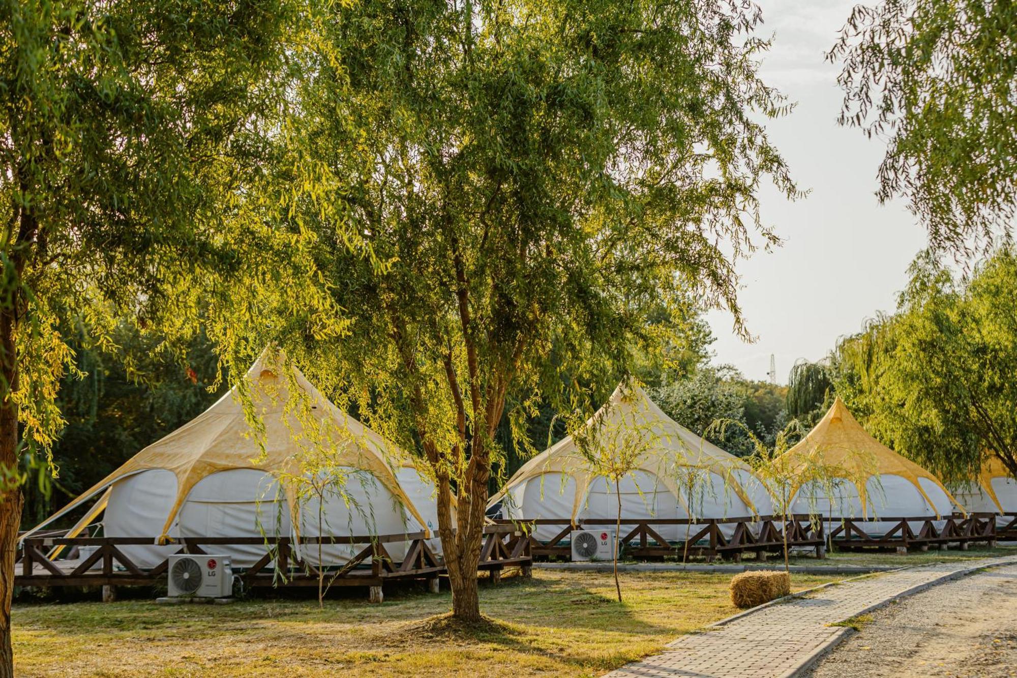 Hotel Zaga Zaga Sat Tecuci Zewnętrze zdjęcie