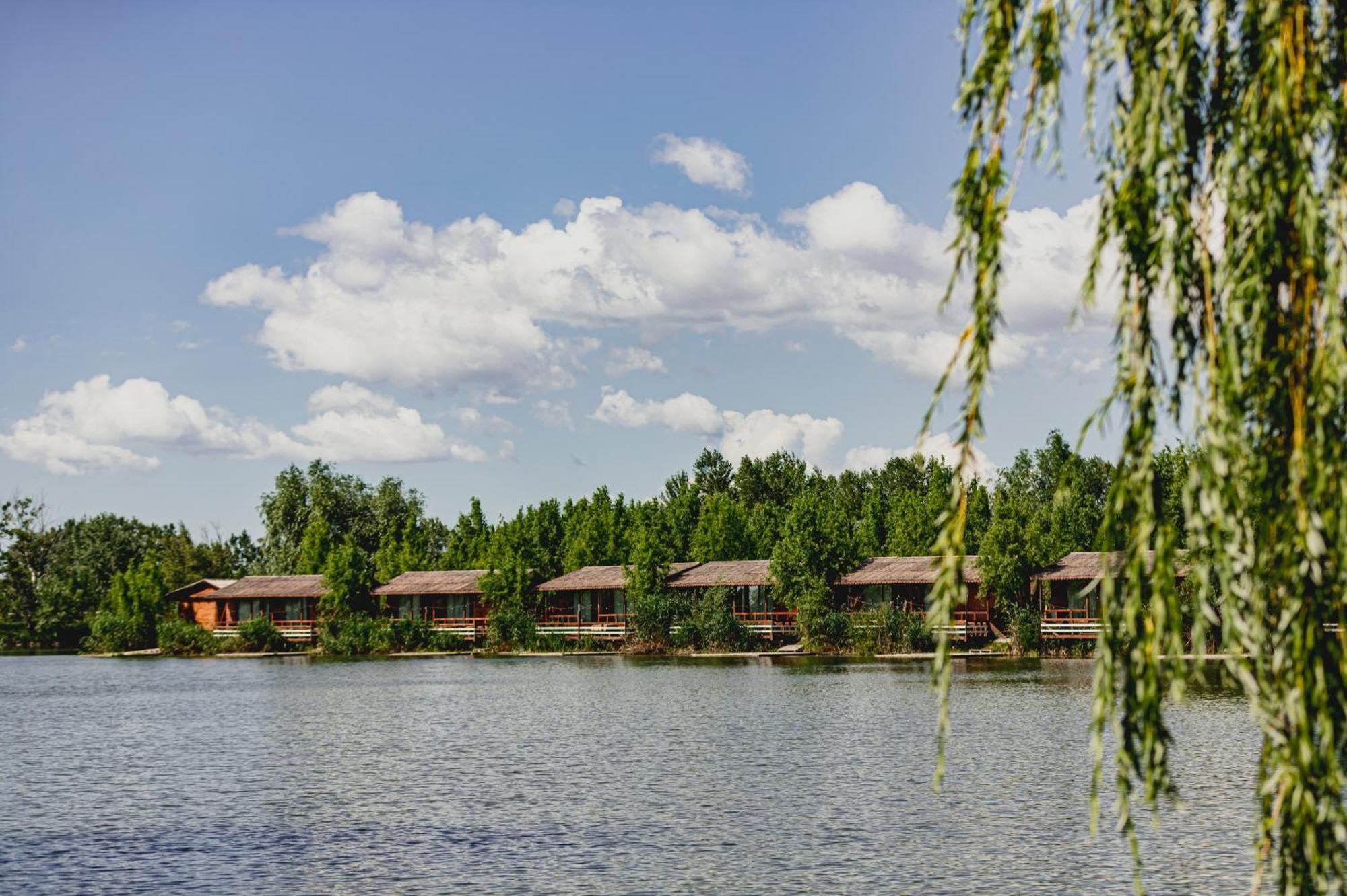 Hotel Zaga Zaga Sat Tecuci Zewnętrze zdjęcie
